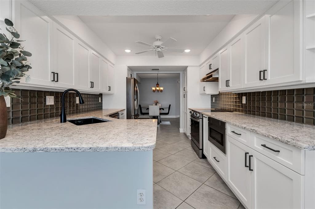 1650 W MARION AVENUE 123 photo 25