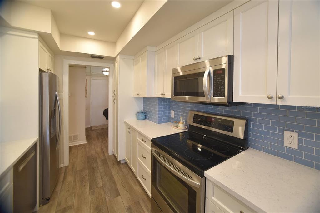 3820 GULF BOULEVARD 306 photo 7