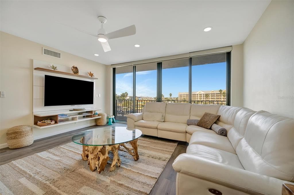5396 GULF BOULEVARD 407 photo 21