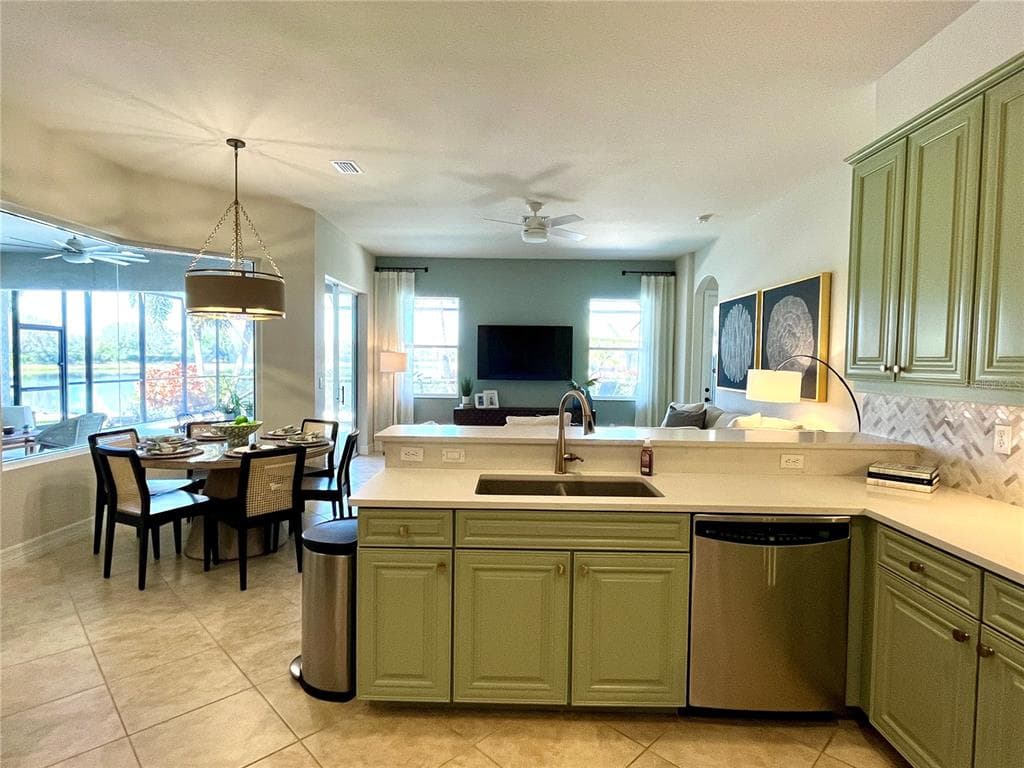 7709 RIVER PRESERVE DRIVE photo 13