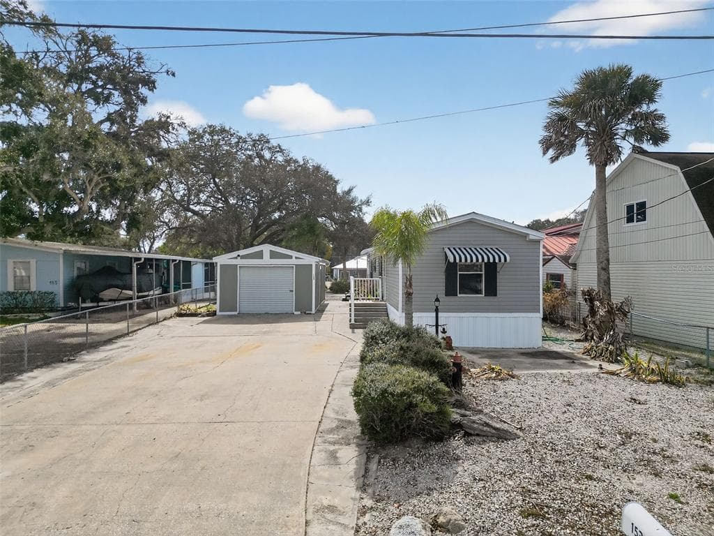 153 GARY AVENUE photo 7
