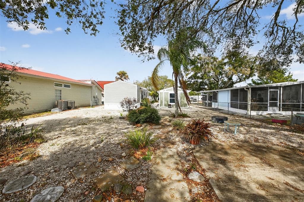 153 GARY AVENUE photo 9
