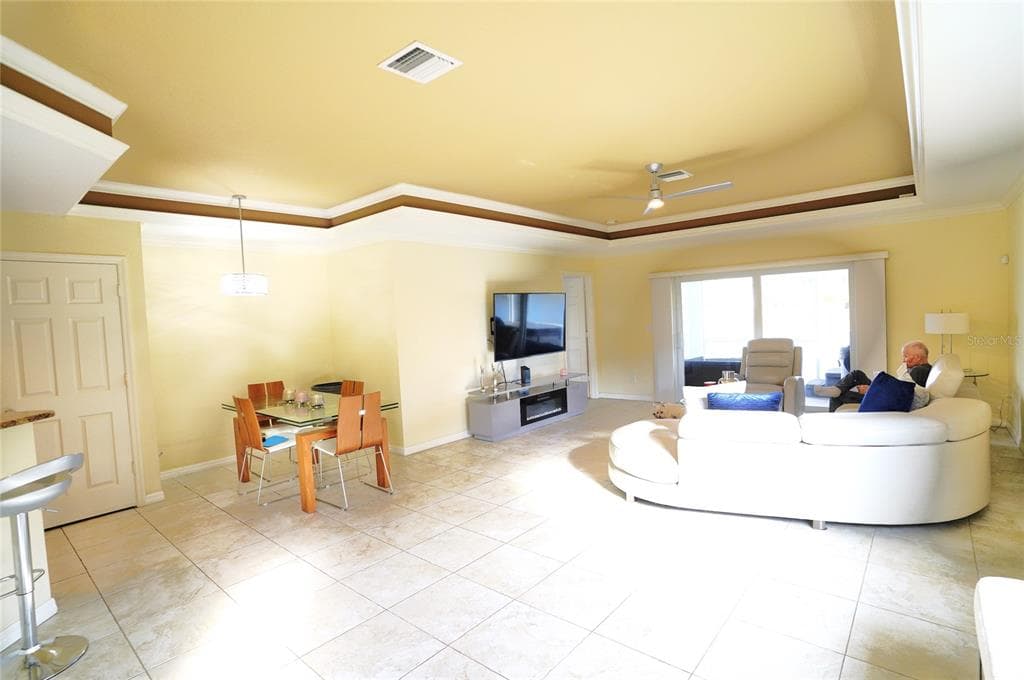 12760 SW LAKE SIDE DRIVE photo 9