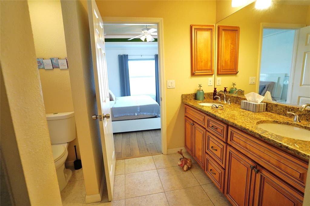 12760 SW LAKE SIDE DRIVE photo 24
