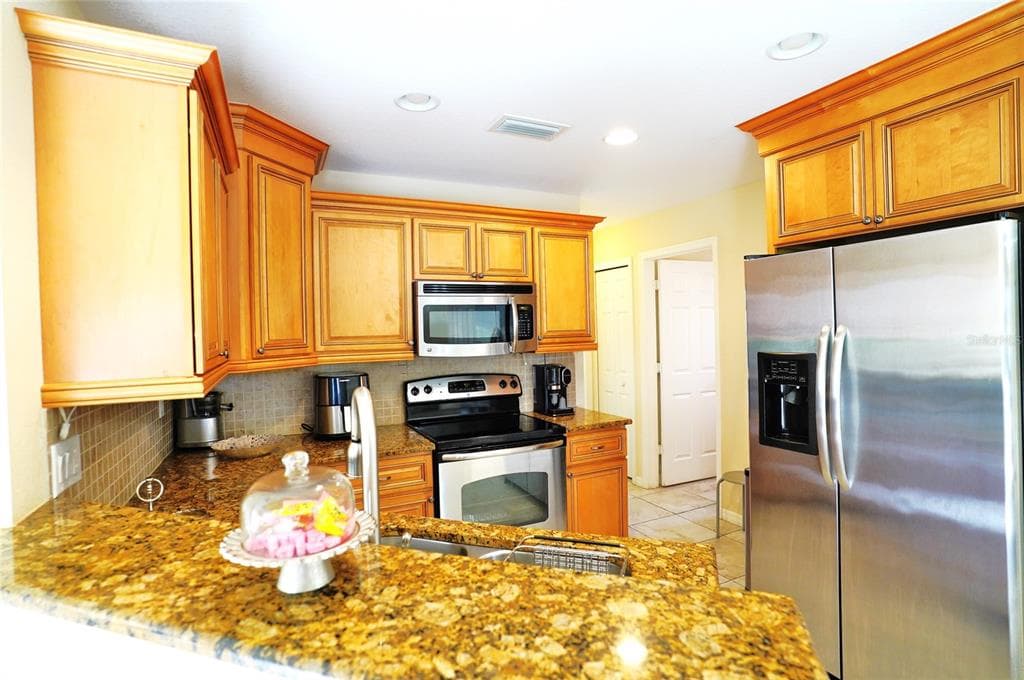 12760 SW LAKE SIDE DRIVE photo 14