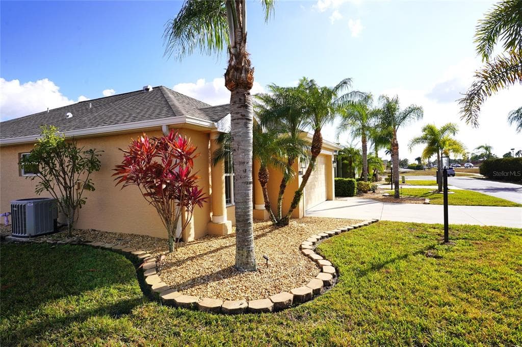 12760 SW LAKE SIDE DRIVE photo 8