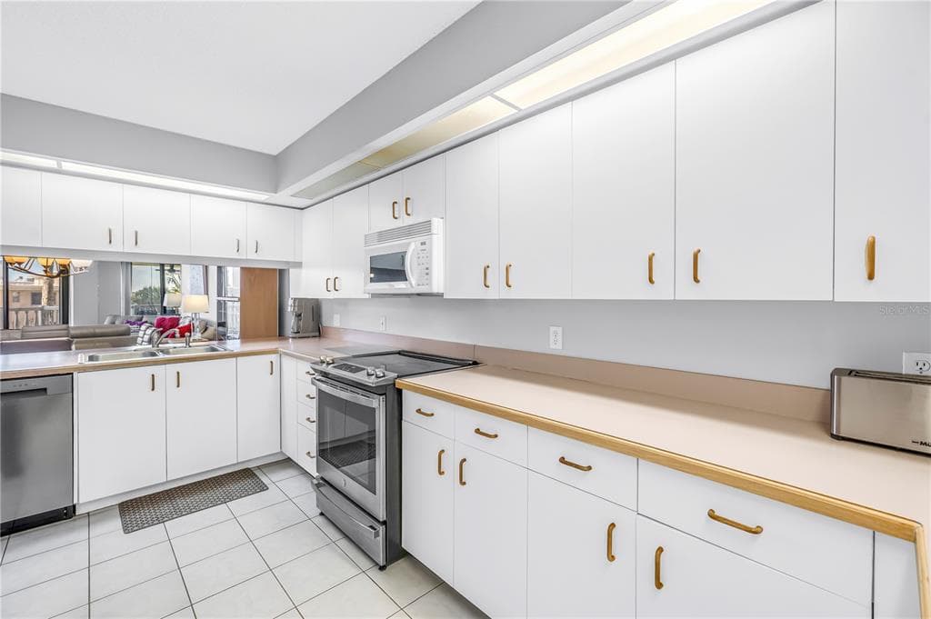 6650 SUNSET WAY 105 photo 6
