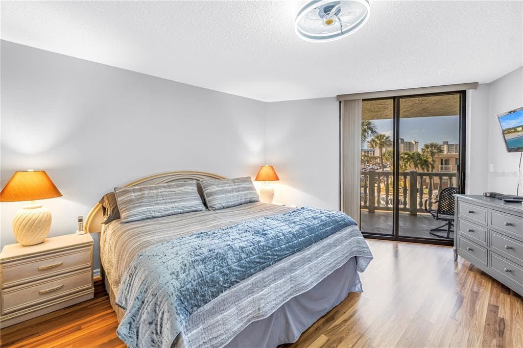 6650 SUNSET WAY 105 photo 18