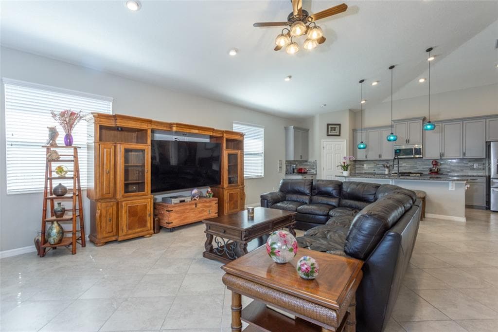 43 LAGOON WAY photo 3