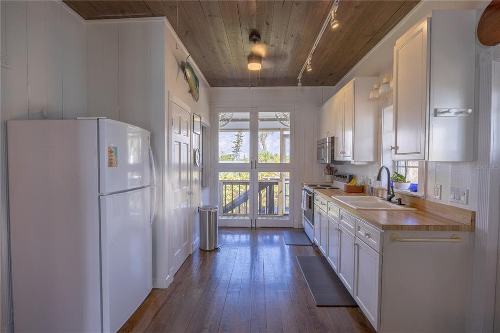 8796 GRAND AVENUE photo 14