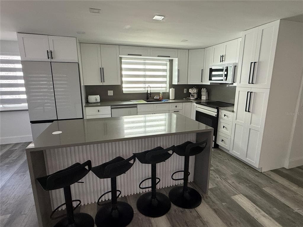 5925 BEVERLY DRIVE photo 3