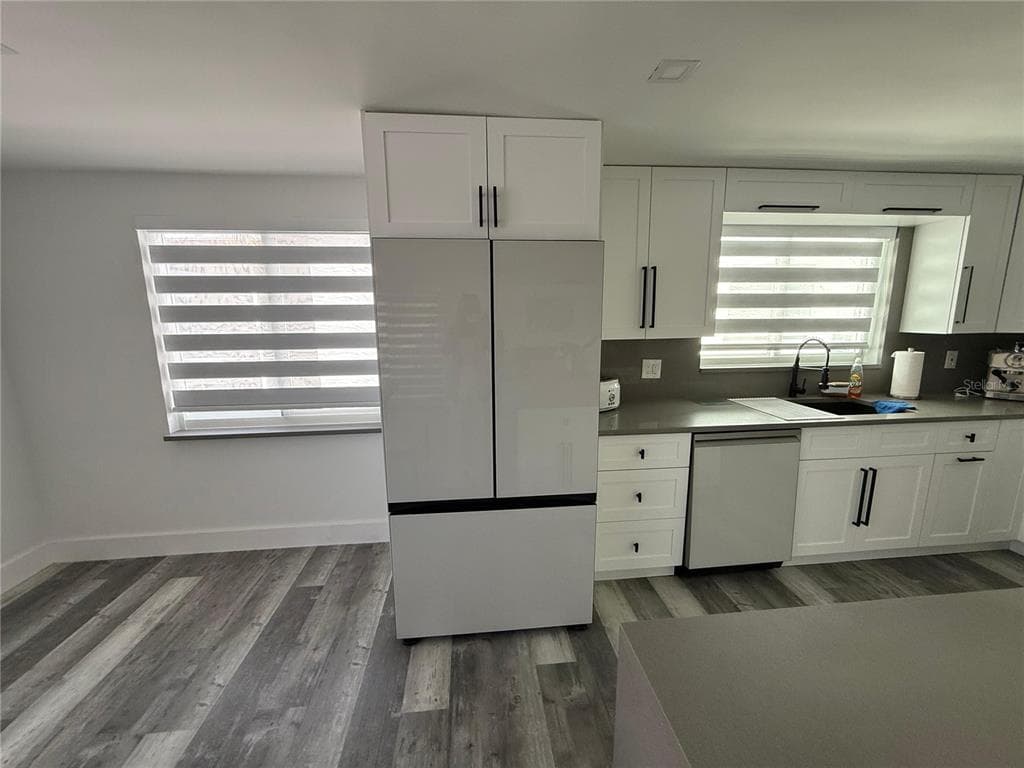 5925 BEVERLY DRIVE photo 4