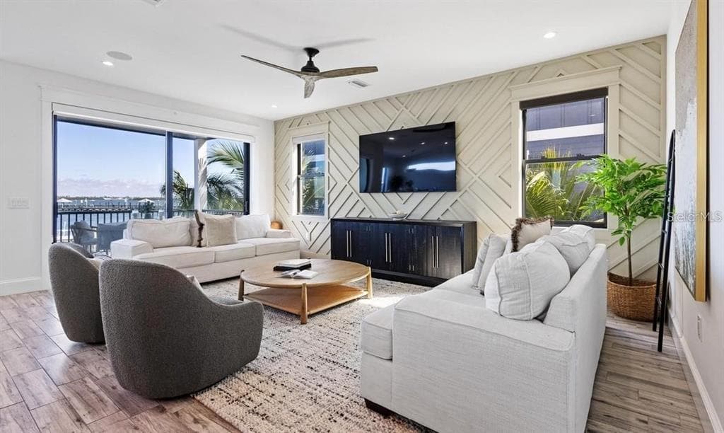 203 BAY DRIVE N photo 10