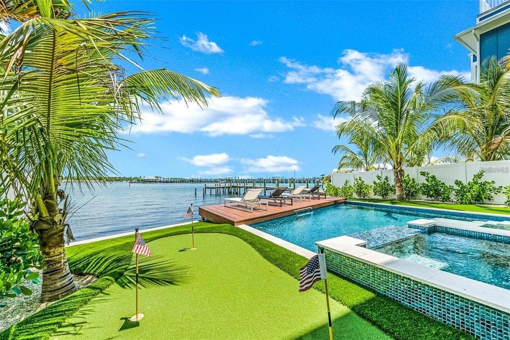 203 BAY DRIVE N photo 4