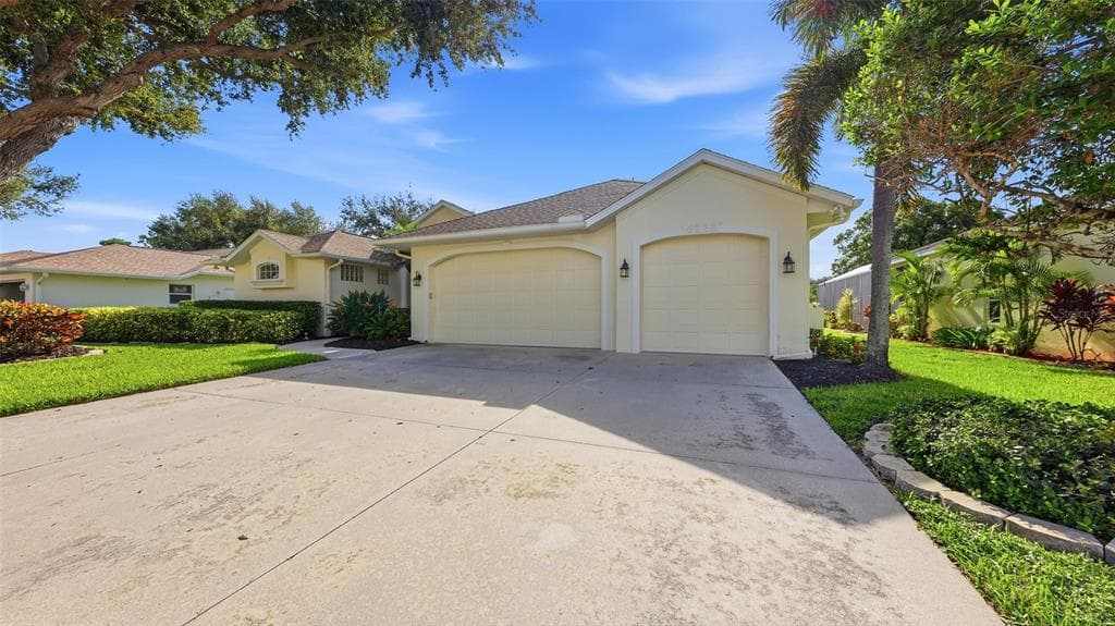 6228 AVENTURA DRIVE photo 2
