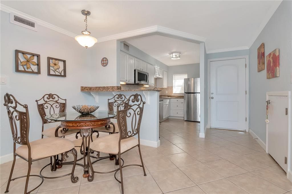 2675 ST JOSEPHS DRIVE E B photo 22