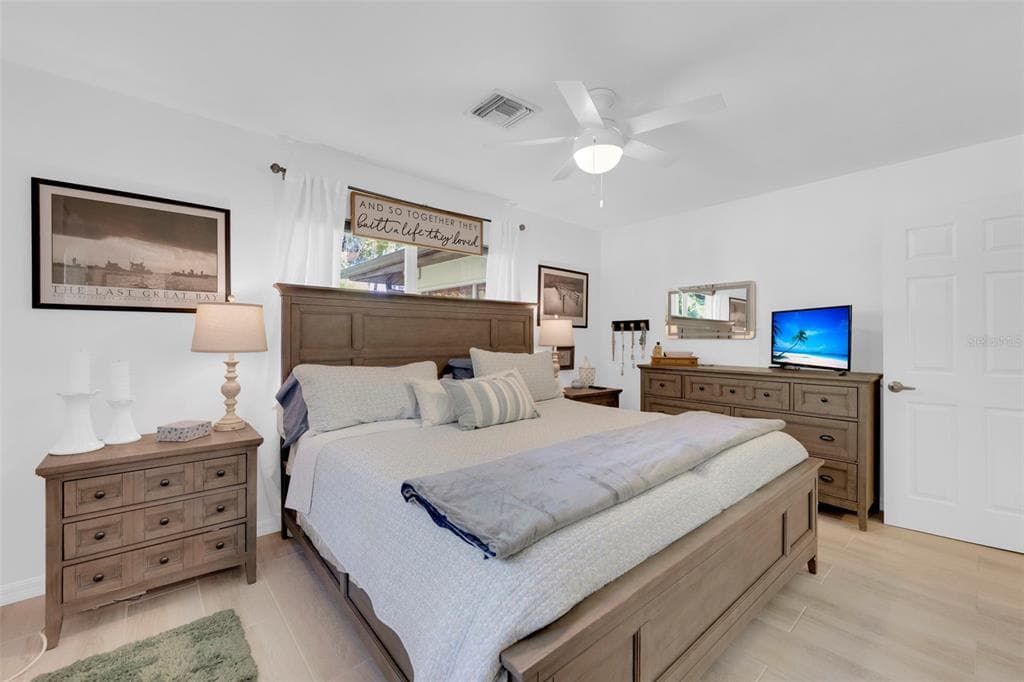 14526 RIVERSIDE DRIVE photo 13