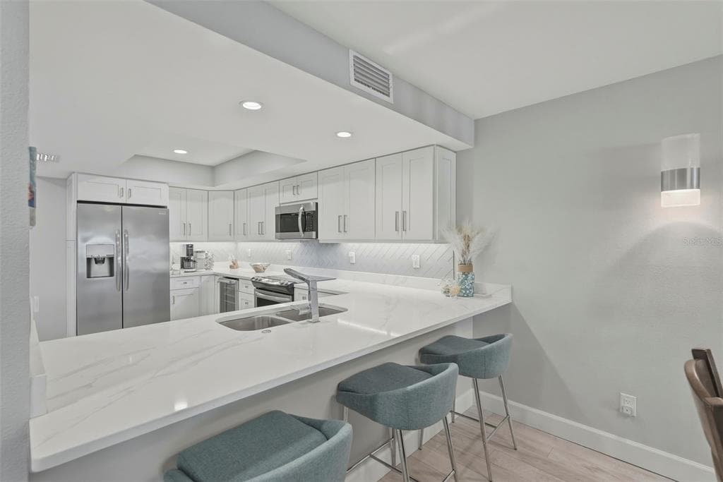 544 PINELLAS BAYWAY S TH13 photo 10