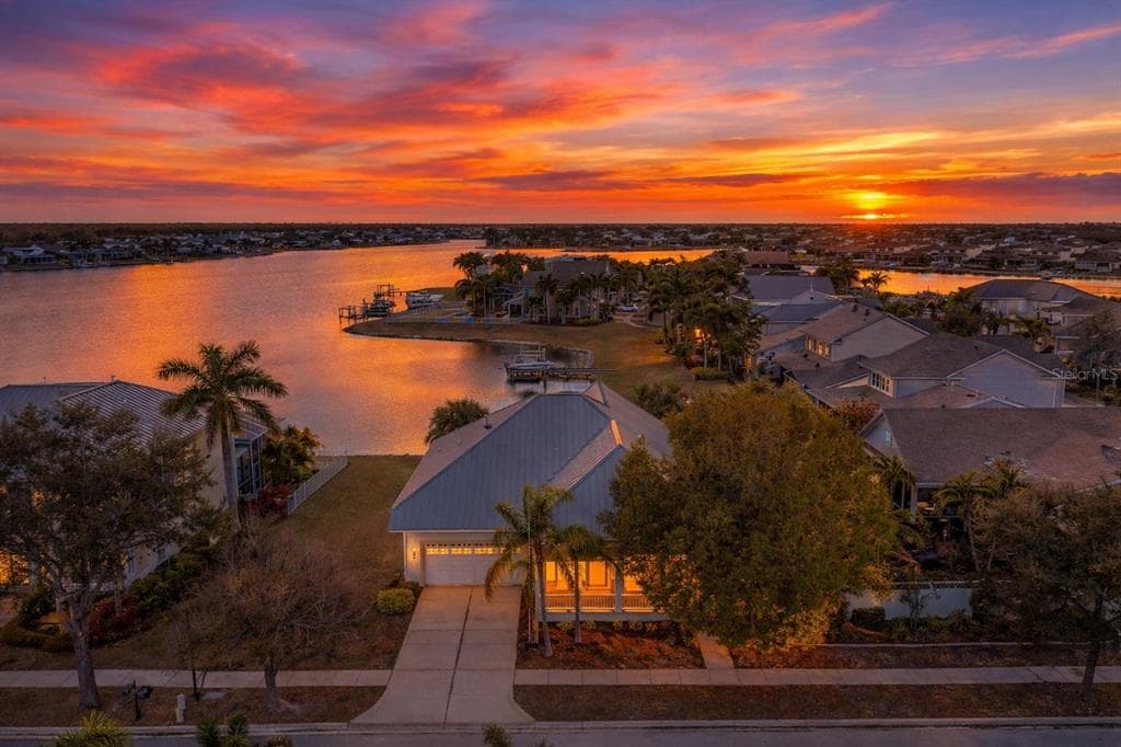 423 MANNS HARBOR DRIVE photo 1