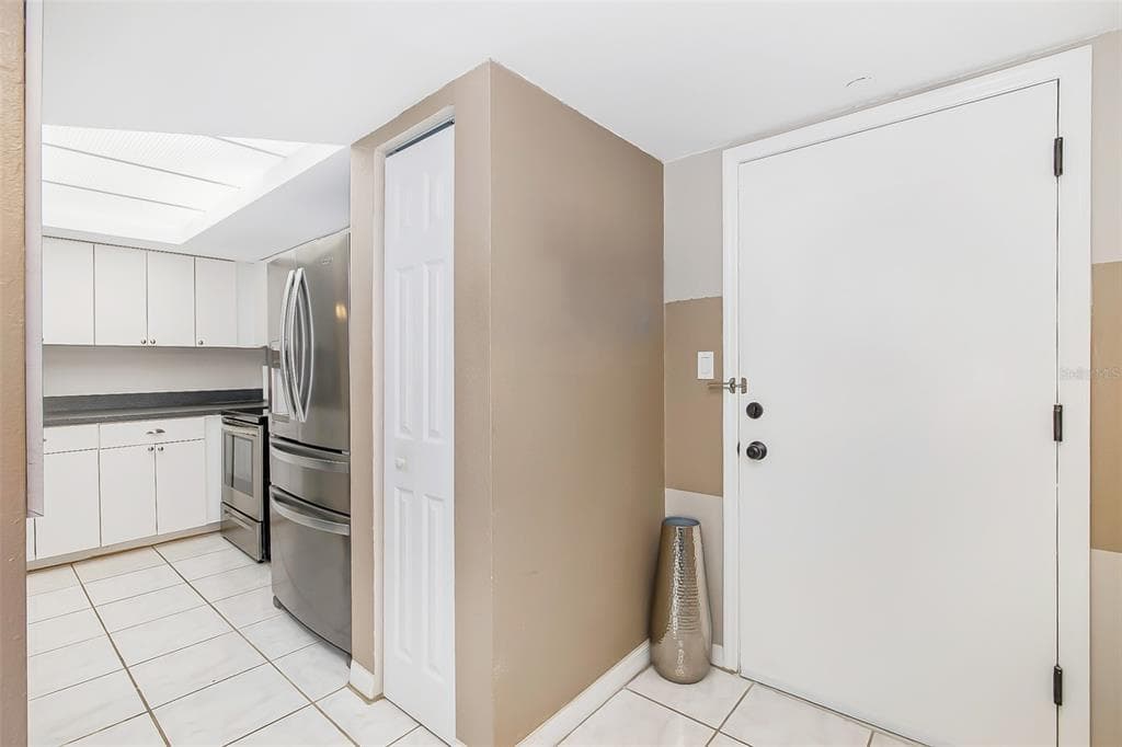 51 ISLAND WAY 108 photo 5