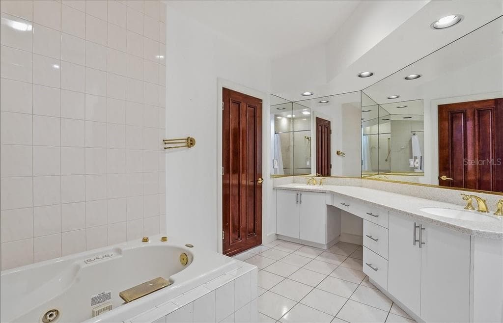 380 GULF OF MEXICO DRIVE 515 photo 24