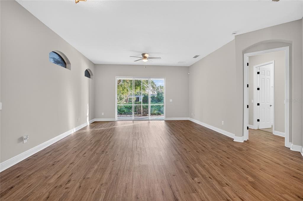 216 LAMONTE POINT COURT photo 8