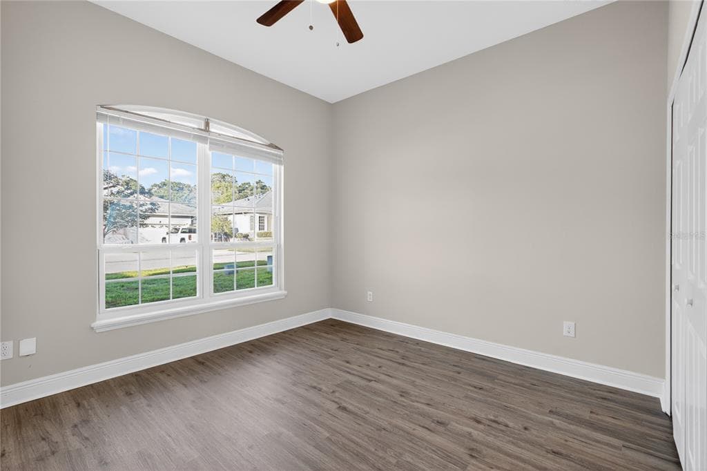 216 LAMONTE POINT COURT photo 21