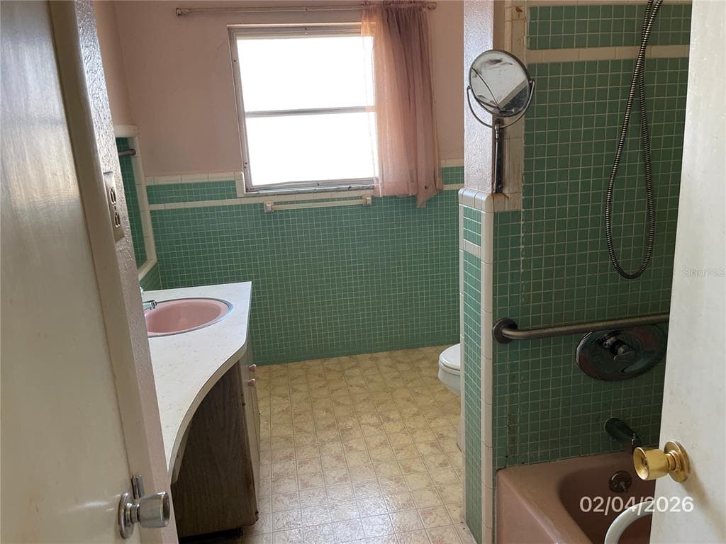 1708 CAMBRIDGE DRIVE photo 10