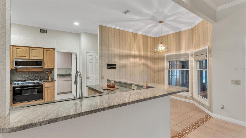 122 W JULIANA WAY photo 24
