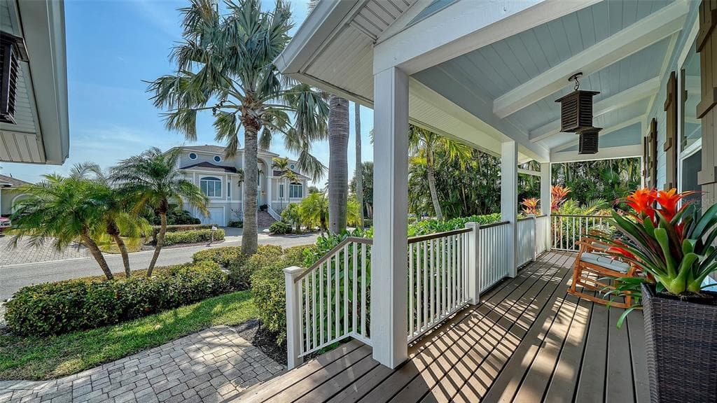 605 N POINT DRIVE photo 7
