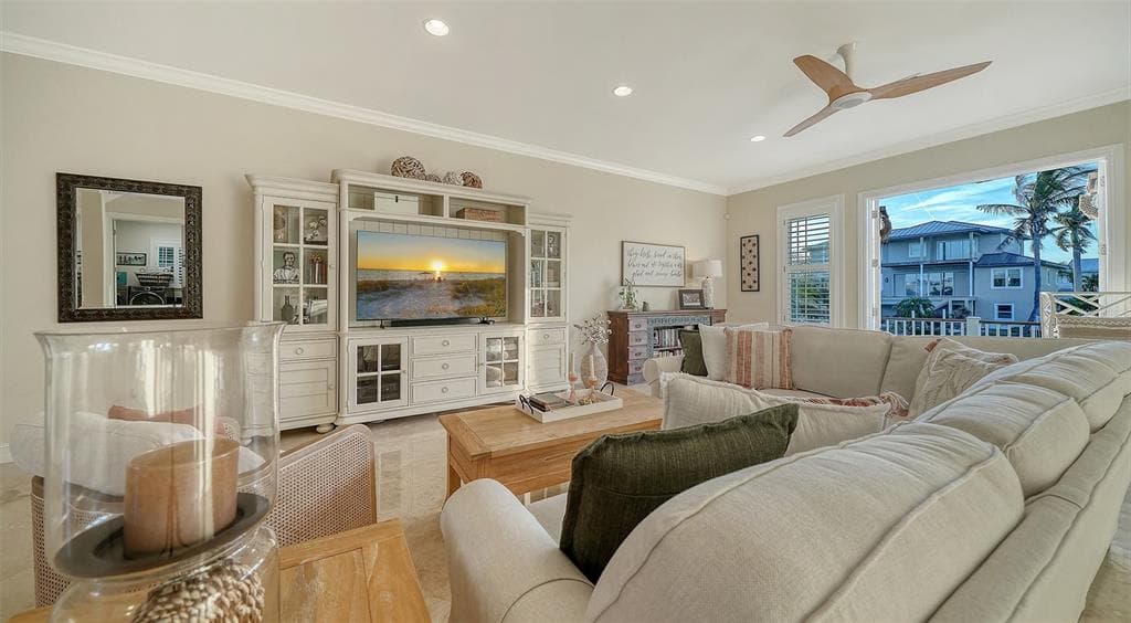 605 N POINT DRIVE photo 25