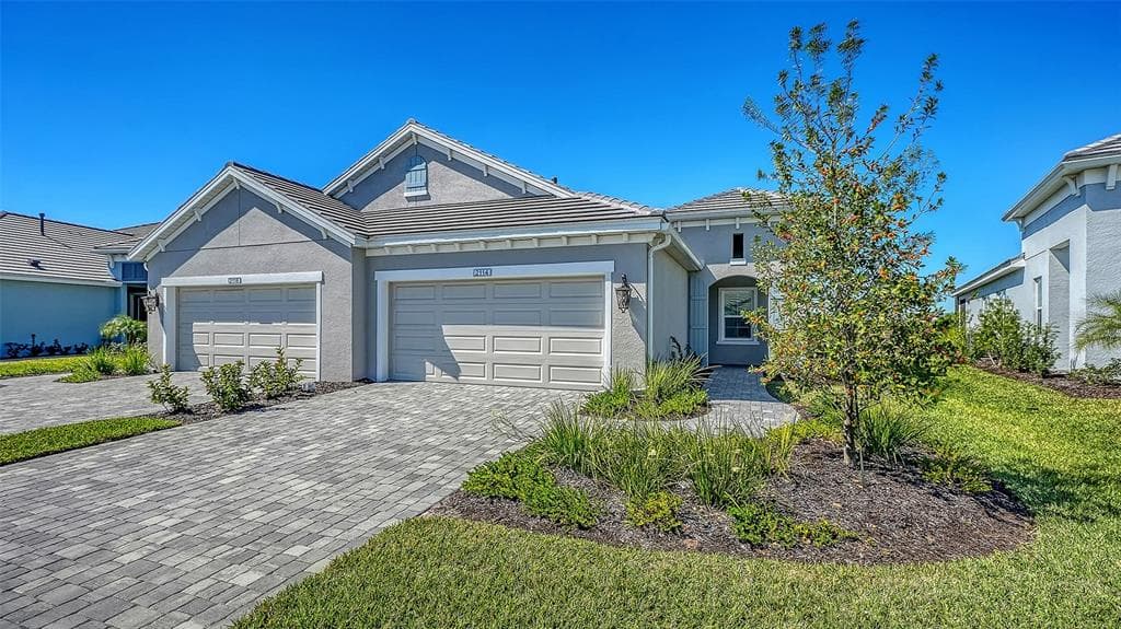 2114 SYLVESTER PALM LANE photo 1