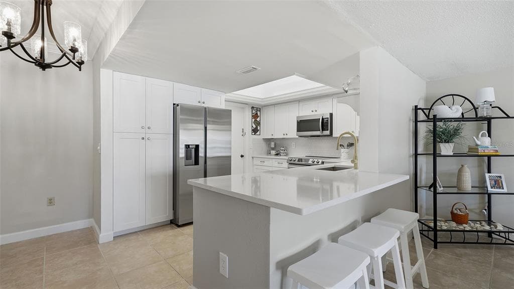 199 WHISPERING SANDS DRIVE 204 photo 15
