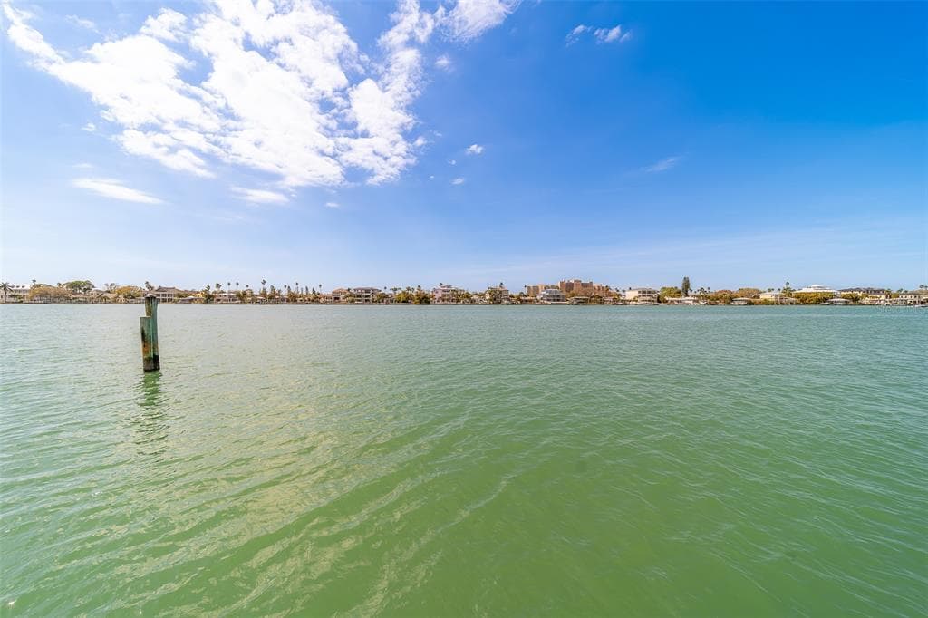 824 ISLAND WAY photo 6