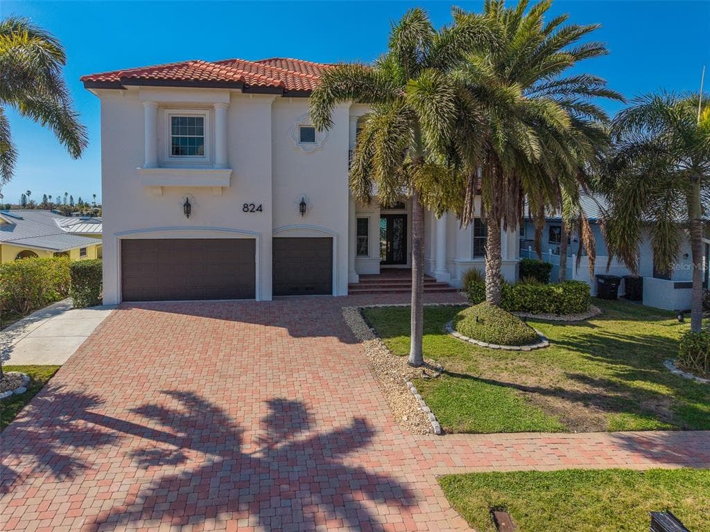 824 ISLAND WAY photo 1