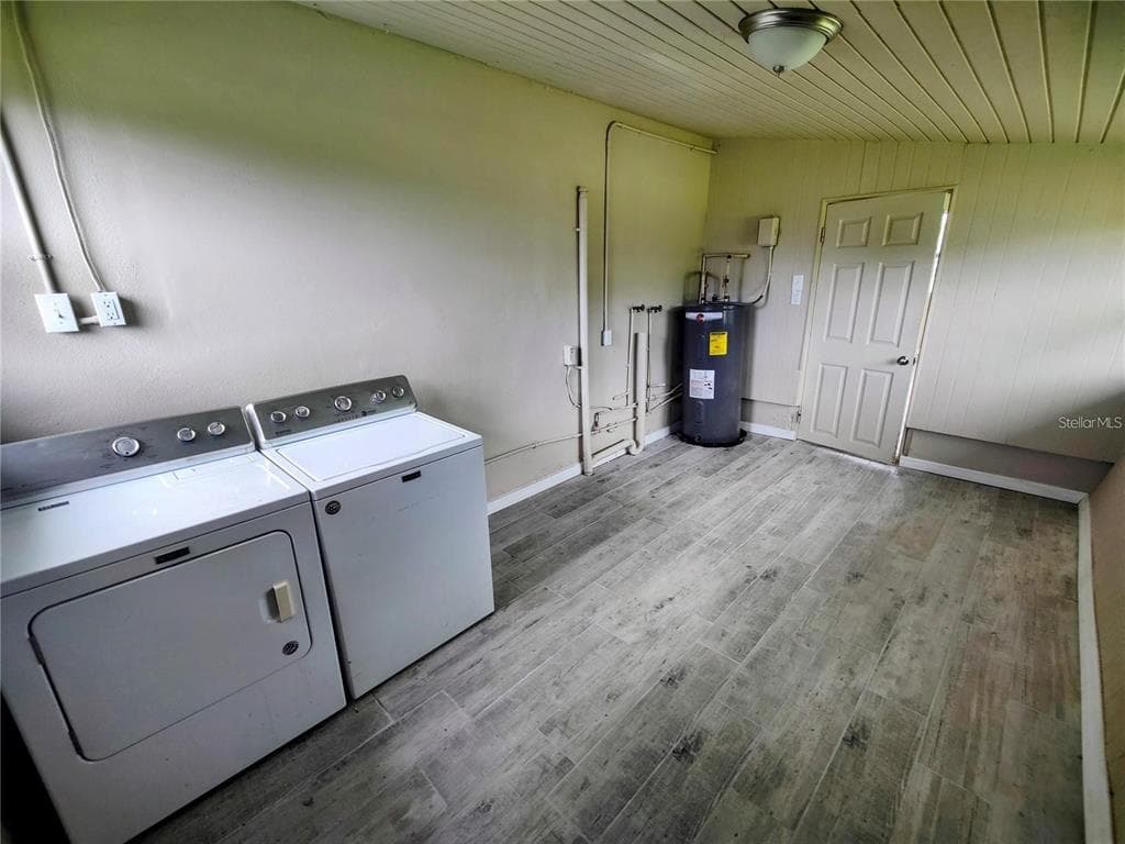 190 DANFORTH DRIVE photo 23