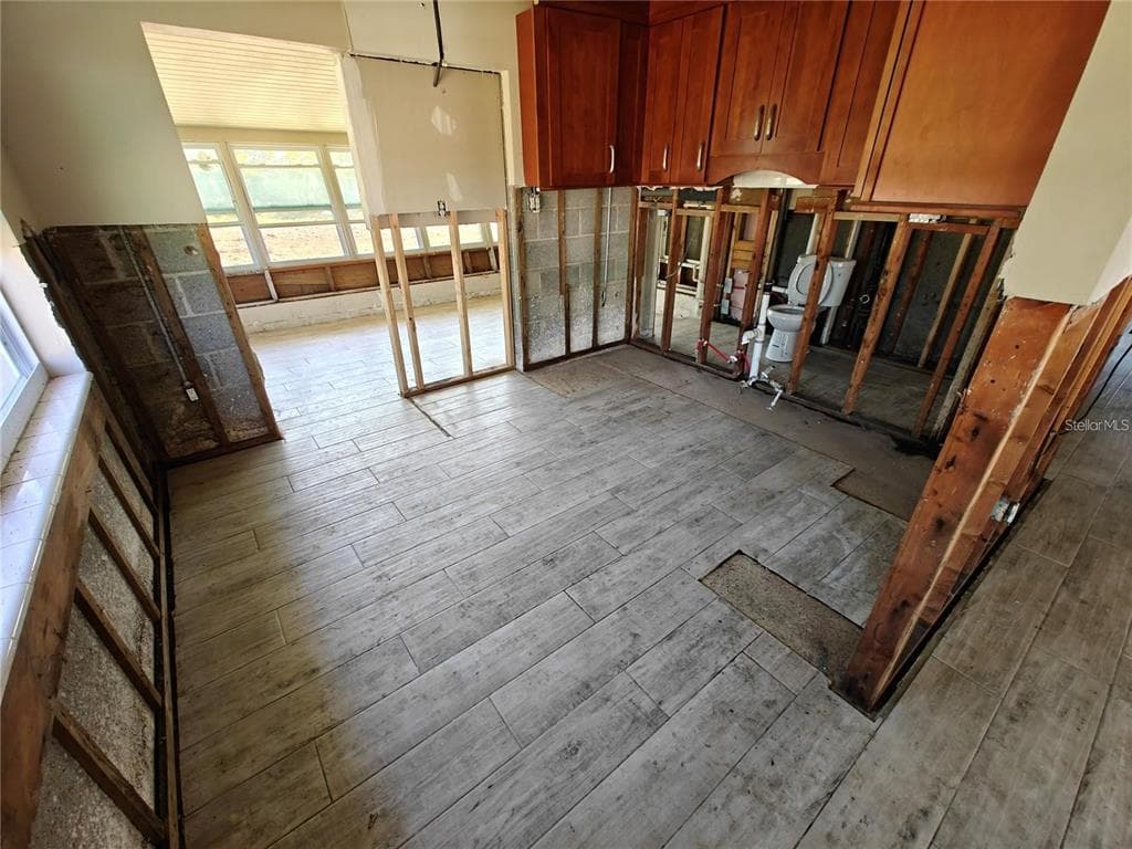 190 DANFORTH DRIVE photo 7