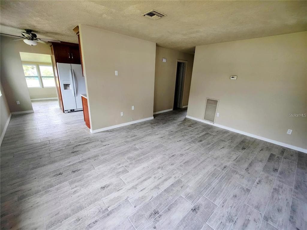 190 DANFORTH DRIVE photo 4