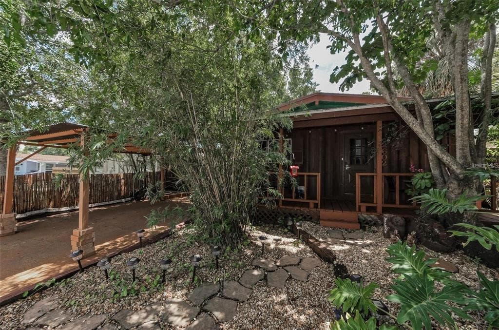 2602 CYPRUS DRIVE photo 2