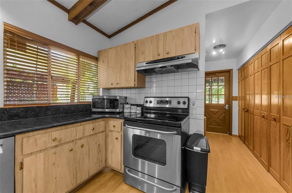 2602 CYPRUS DRIVE photo 10