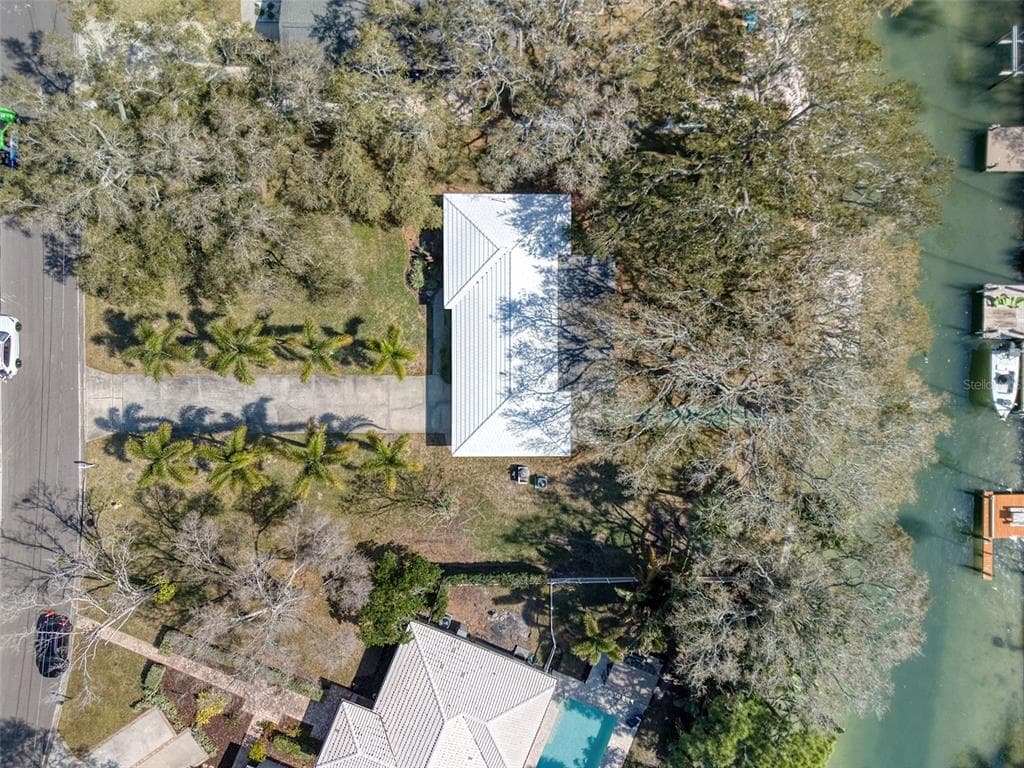 5 SHORE DRIVE photo 19
