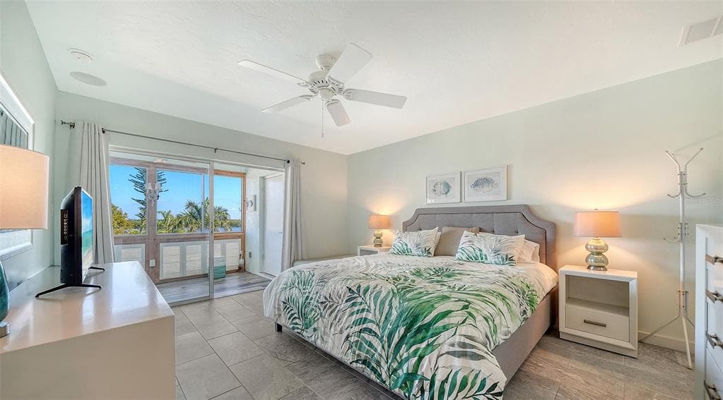 4440 EXETER DRIVE 301 photo 13