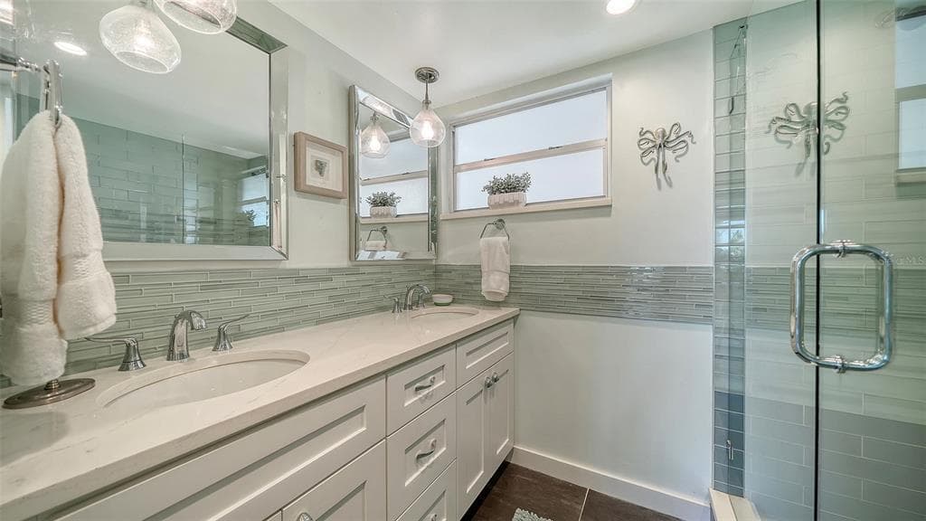 4440 EXETER DRIVE 301 photo 15
