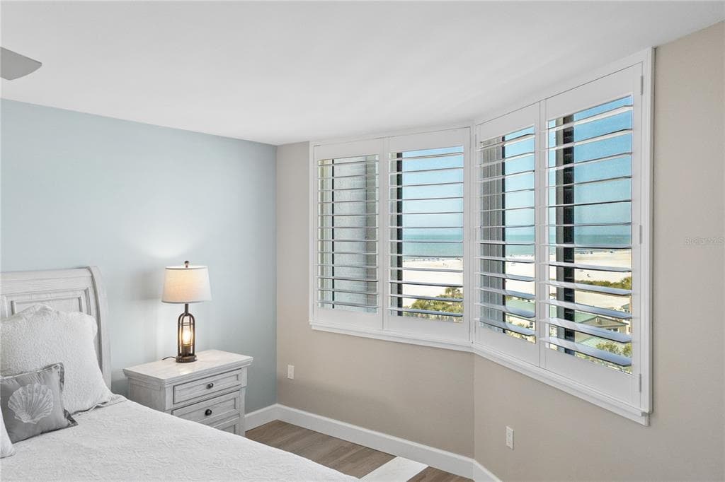 5880 MIDNIGHT PASS ROAD 704 photo 16