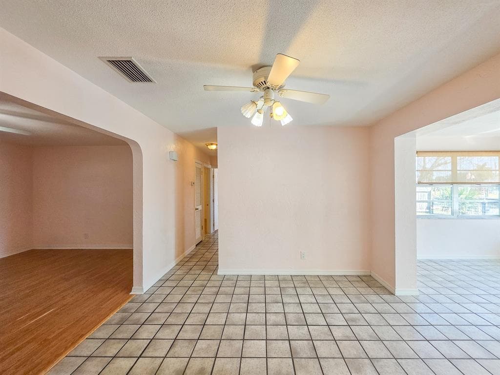 304 PALM CIRCLE photo 12