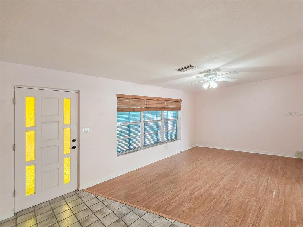 304 PALM CIRCLE photo 9