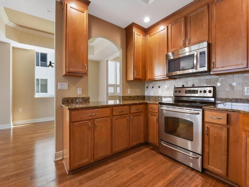 2104 W FIRST STREET 2304 photo 6