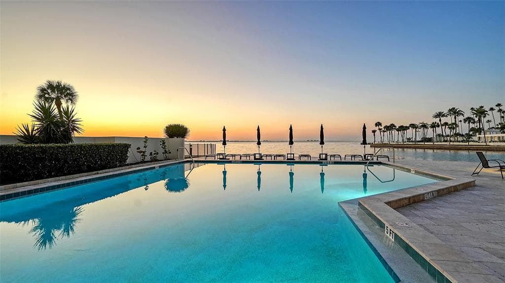101 SUNSET DRIVE 301 photo 24