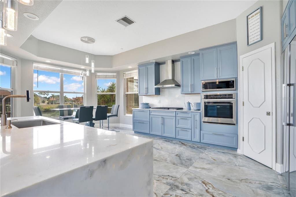 934 SYMPHONY ISLES BOULEVARD photo 10