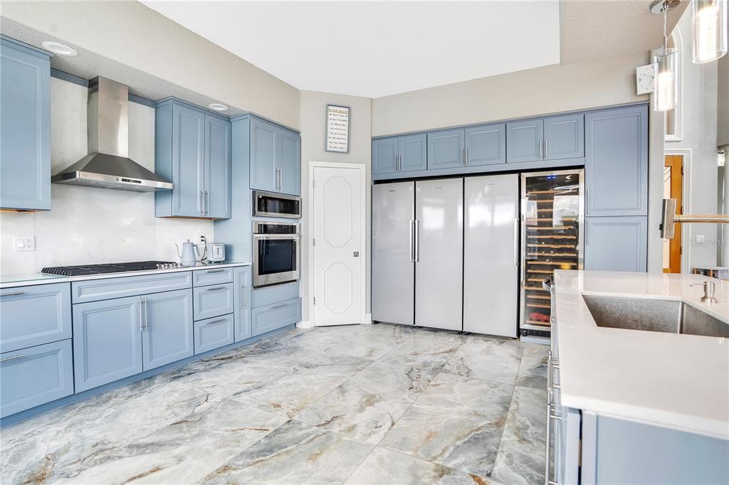 934 SYMPHONY ISLES BOULEVARD photo 11